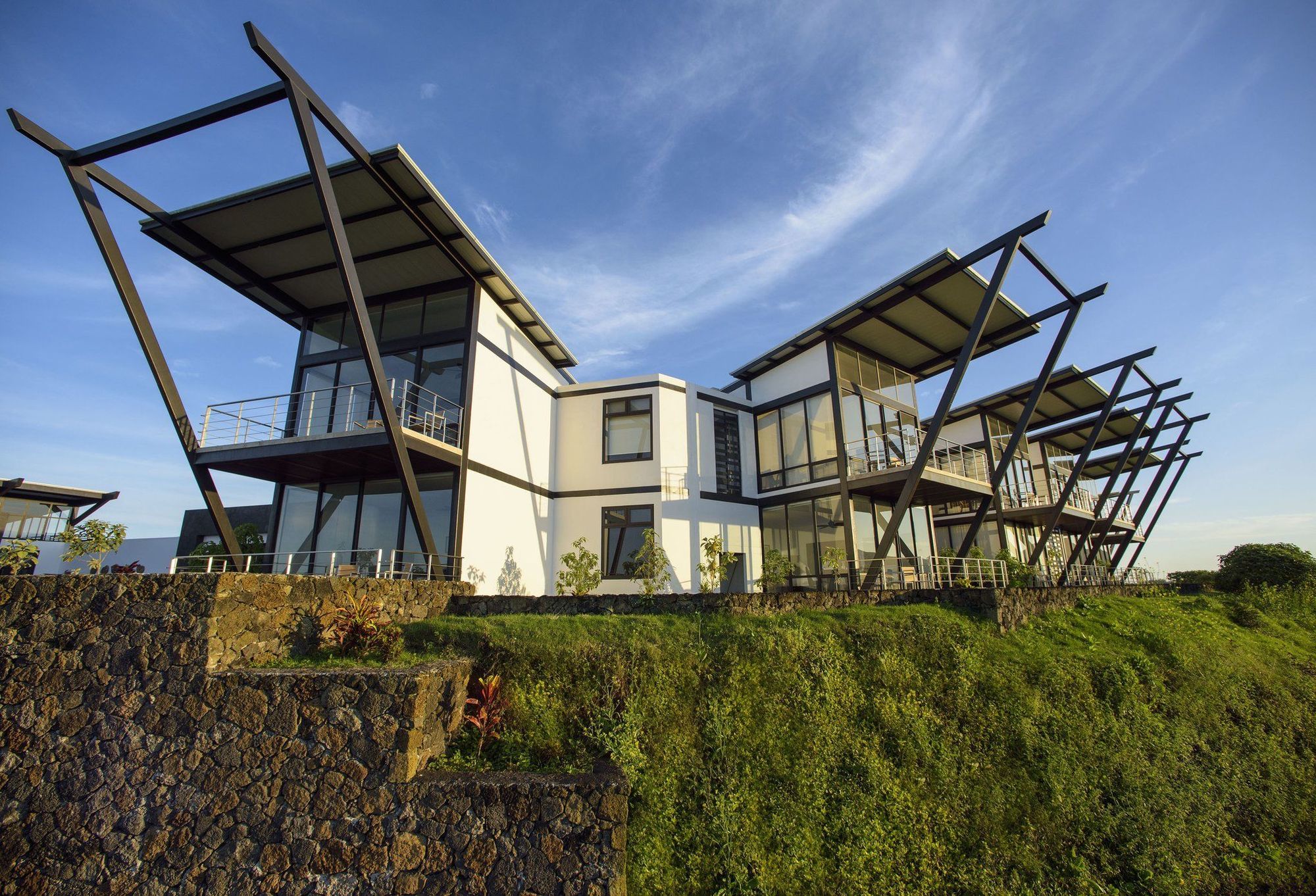 Pikaia Lodge Santa Cruz Island Exterior foto